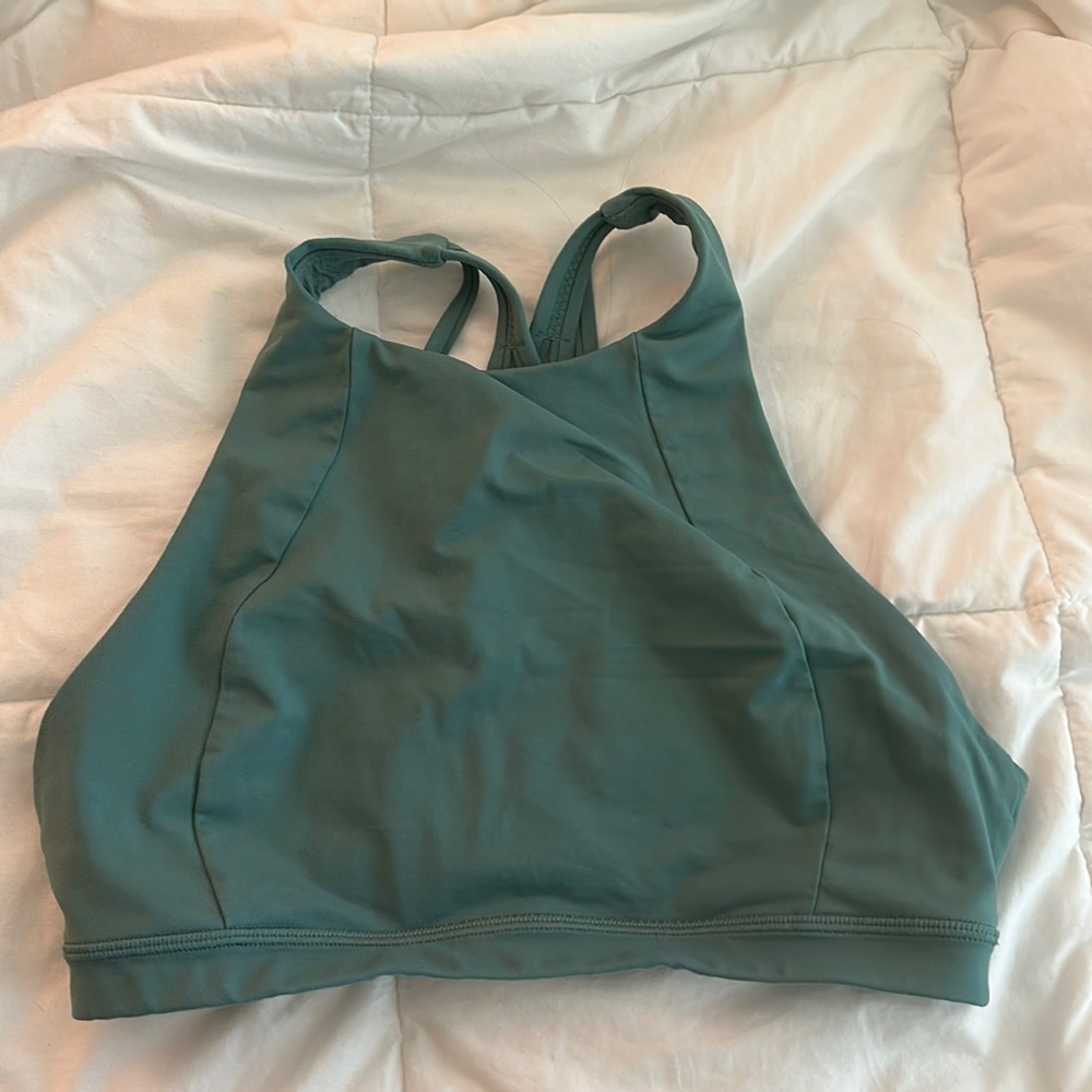 High neck Lululemon sports bra - Size 6